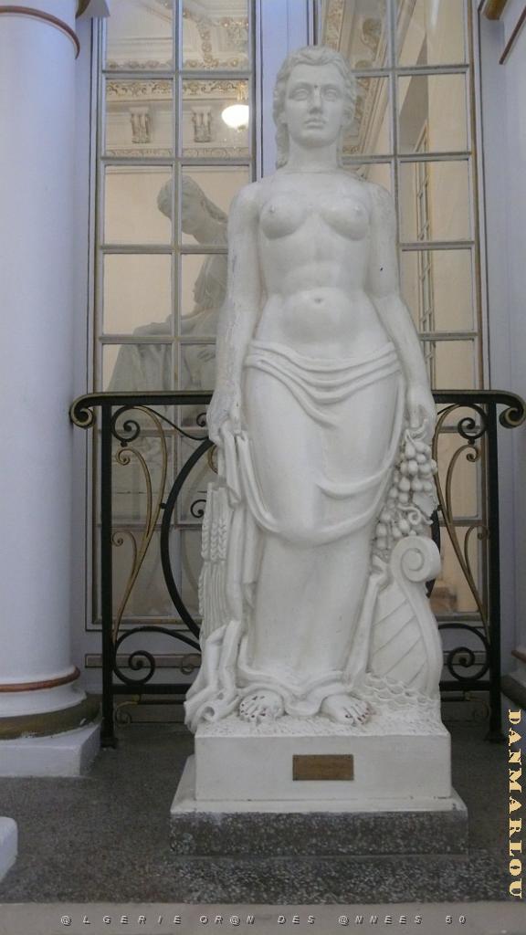 P1150341 Dans le Hall de la Chambre de Commerce.JPG